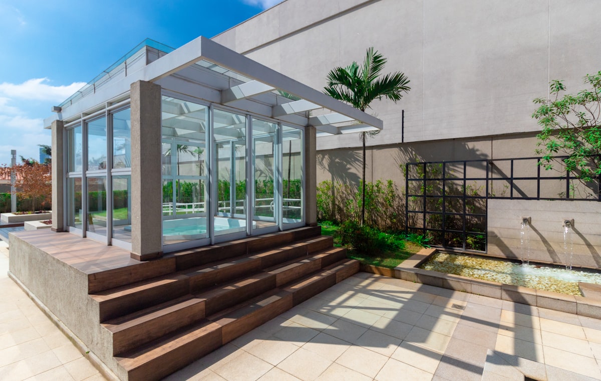 Edificio condominiale moderno per contenuti su ticket e gestione interventi